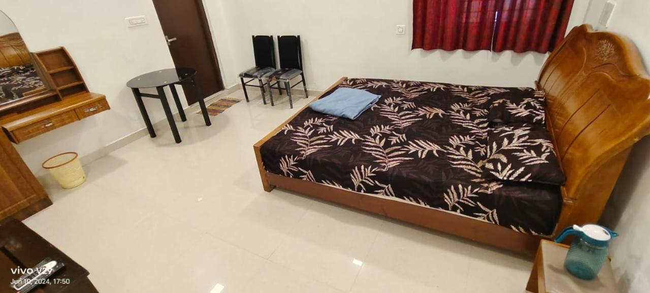 Sree Laxmi Mahal Hotel Thoothukudi Bagian luar foto