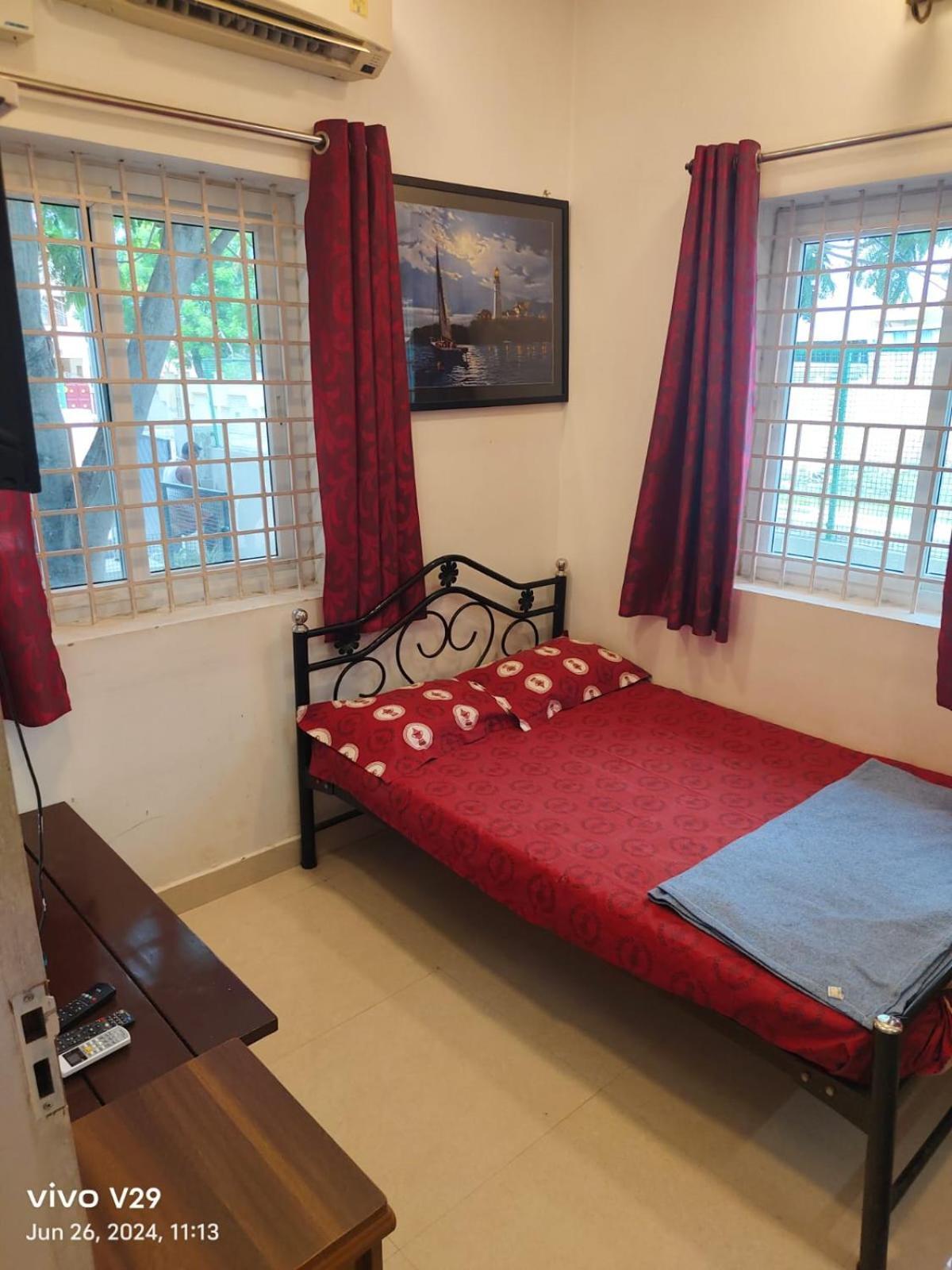 Sree Laxmi Mahal Hotel Thoothukudi Bagian luar foto